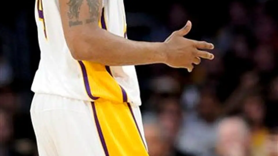 Kobe le da el triunfo a Lakers sobre Boston