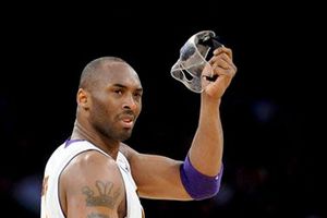 Kobe le da el triunfo a Lakers sobre Boston