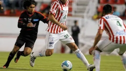 Neza sorprende como visitante al Necaxa