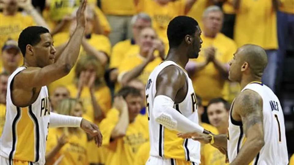 Indiana humilla al Heat y toma ventaja en la serie