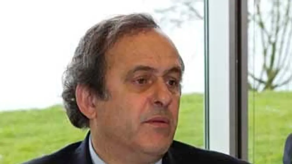 Platini se opone a la idea de pagar a los futbolistas durante la Euro
