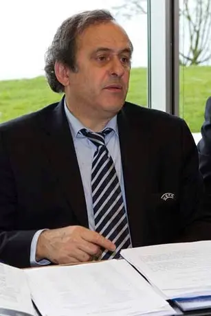 Platini se opone a la idea de pagar a los futbolistas durante la Euro