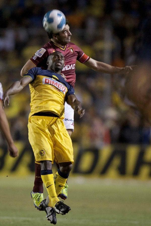 Los locales salieron a buscar el partido. FOTO: MEXSPORT