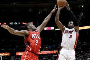 James y Wade le dan la victoria a Miami sobre Hawks