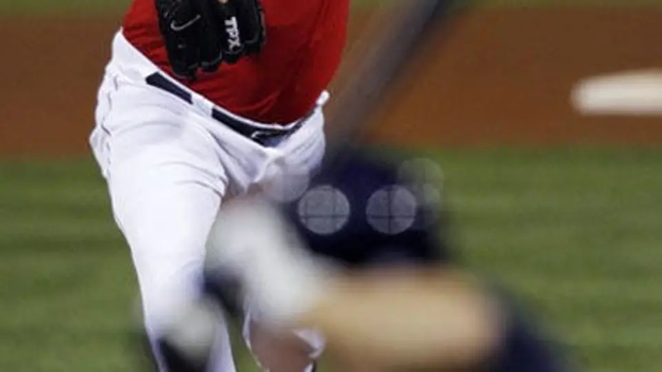 Orioles dan de baja a Dennys Reyes
