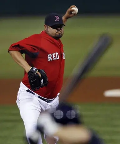 Orioles dan de baja a Dennys Reyes