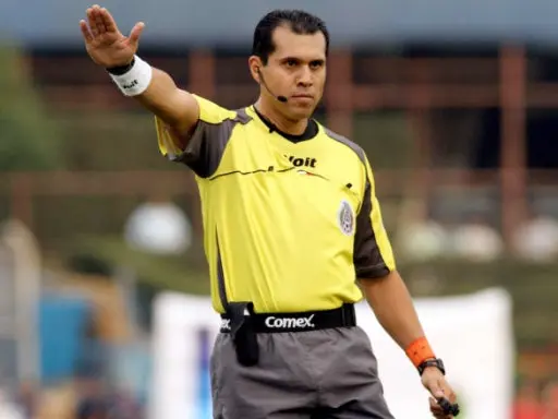 Erim Ramírez regresa después de su pifia arbitral