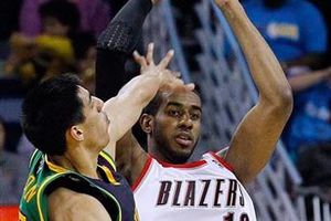 Ayón convirtió dos puntos en la derrota de Hornets ante Portland