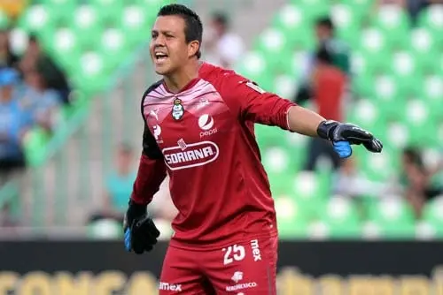 Becerra se dice listo para suplir a Oswaldo Sánchez
