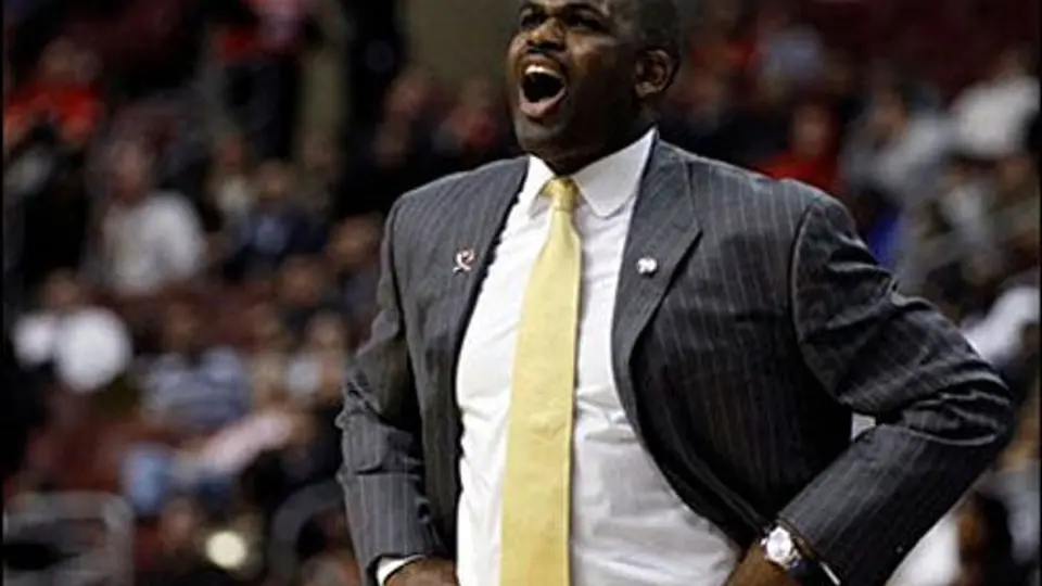 Portland despide al entrenador Nate McMillan