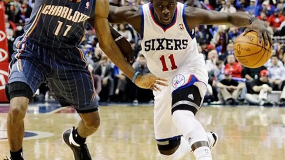 Nájera jugó en la derrota de Bobcats 72-89 frente a Filadelfia