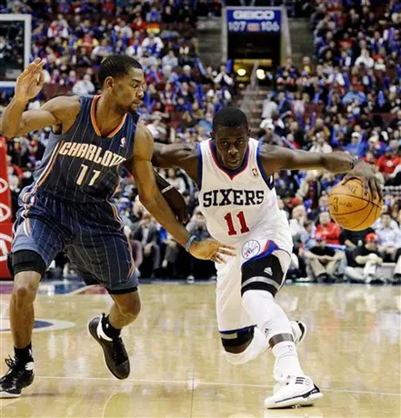 Nájera jugó en la derrota de Bobcats 72-89 frente a Filadelfia