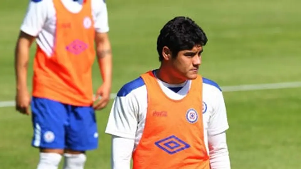 Chuletita seguirá luchando por ser titular en Cruz Azul