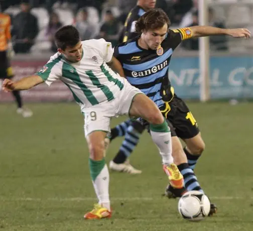Córdoba remonta y vence al Espanyol en los últimos diez minutos