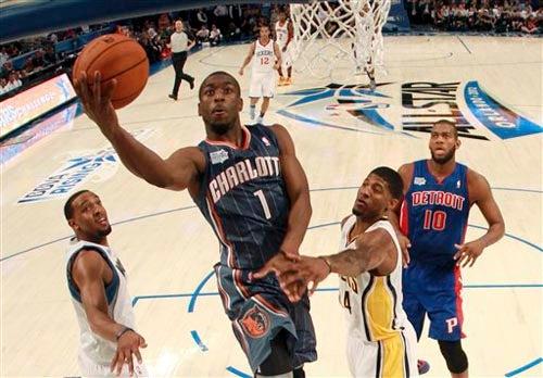 Las jóvenes estrellas se miden en el juego de gala de la NBA (FOTO: AP)