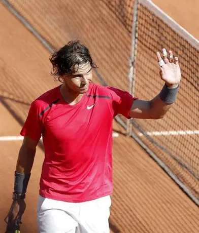 Nadal comienza con victoria su defensa en Roland Garros