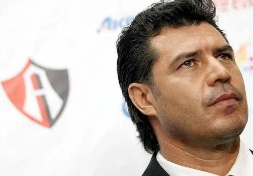 Pájara Chávez espera que levanten castigo a Lucas Ayala