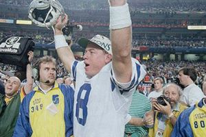 "Tony (Romo) ya es mejor QB de lo que yo fui": Aikman