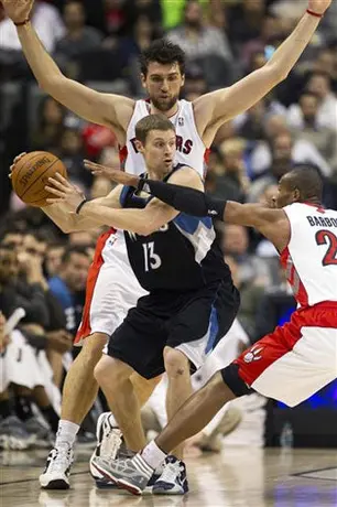 Bargnani guía a Toronto al triunfo 97-87 sobre Minnesota