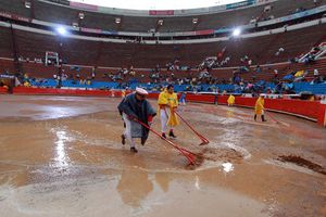 Decepcionan toreros en la Plaza México