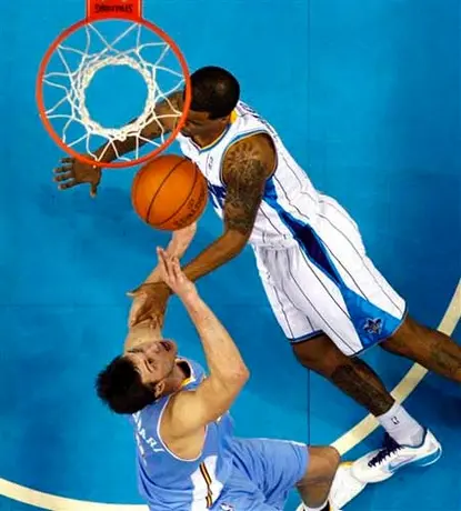 Denver se recupera al derrotar 96-88 a Hornets