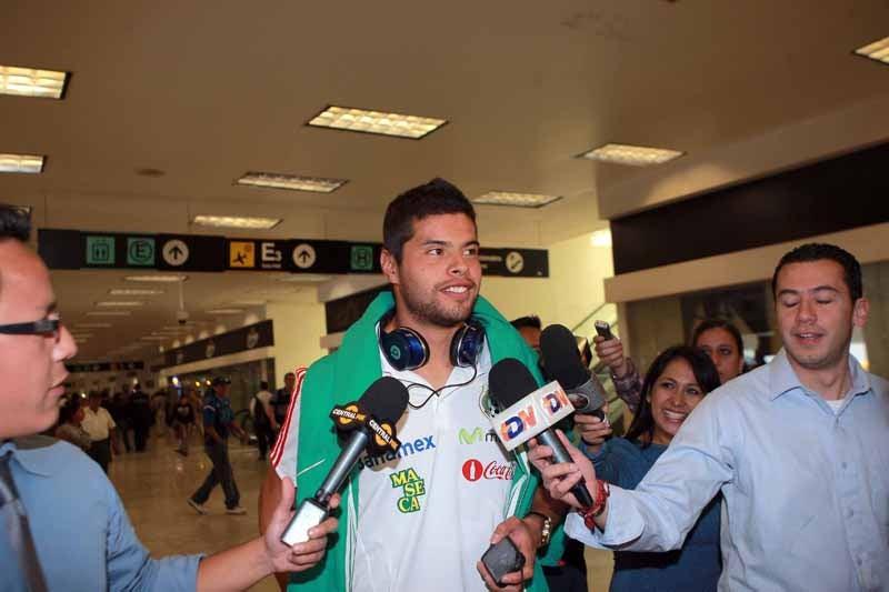 Los seleccionados Sub-23 llegaron al Aeropuerto Internacional de la Ciudad de México. FOTO: CHRISTIAN FAURE