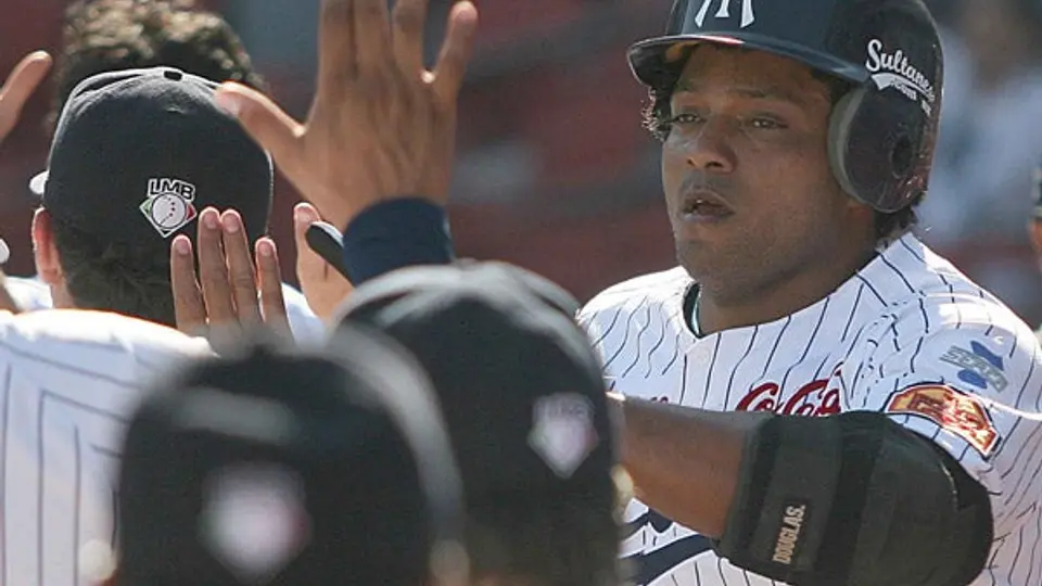 Sultanes dominan' el Pacifico
