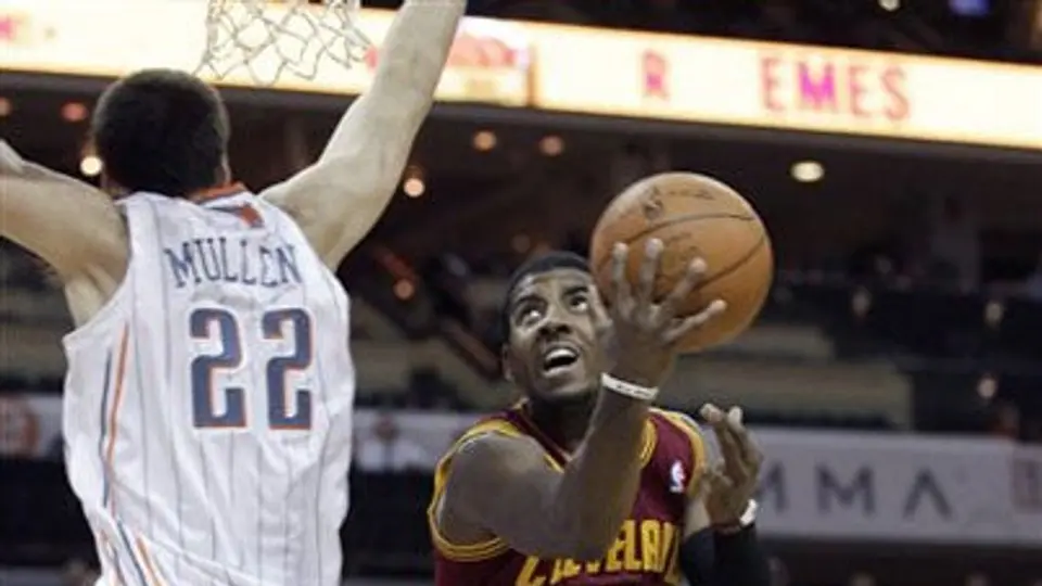 Cavaliers remontan y se imponen 102- 94 a Bobcats