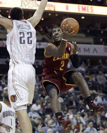 Cavaliers remontan y se imponen 102- 94 a Bobcats