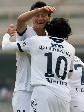 Pumas golea 3-0 a Morelia en Ciudad Universitaria