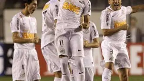 Santos elimina en penaltis a Vélez
