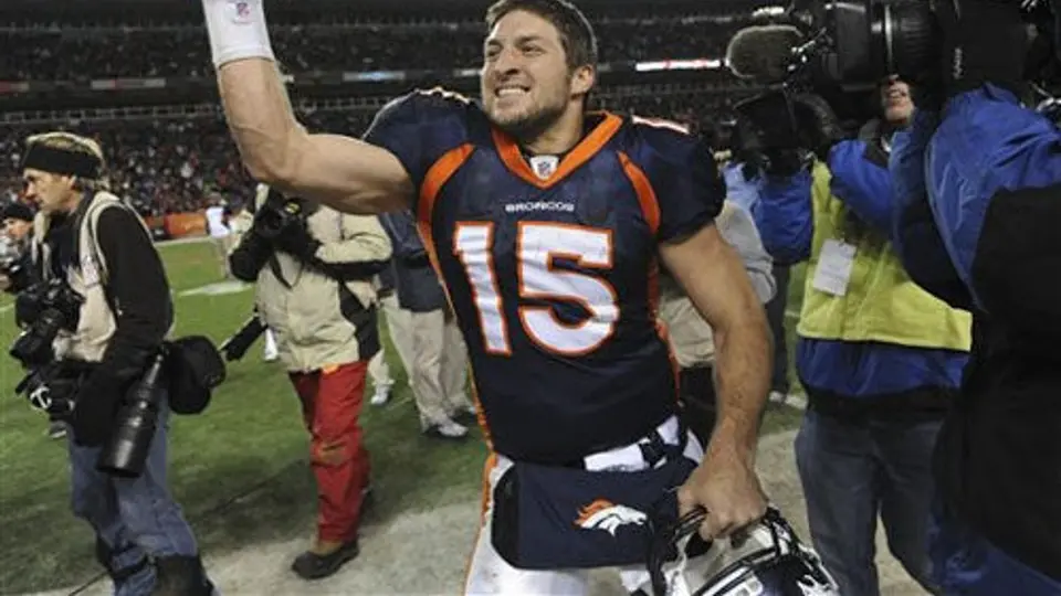 Patriotas elogian a Tim Tebow