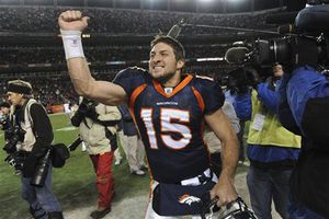 Patriotas elogian a Tim Tebow