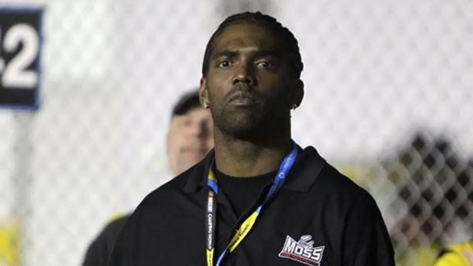 Randy Moss asegura que regresaría a la NFL pero no por dinero