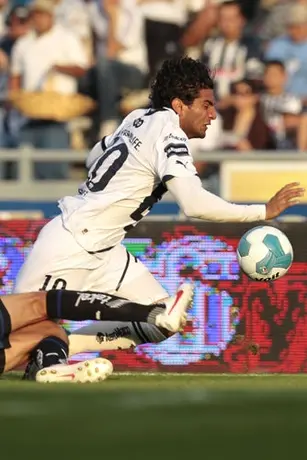 Martín Bravo afirma que a Monterrey le hizo falta Suazo