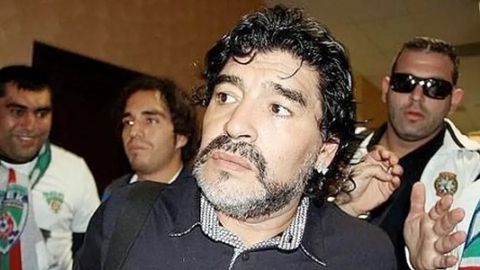 Maradona defiende a Messi y critica a Pelé