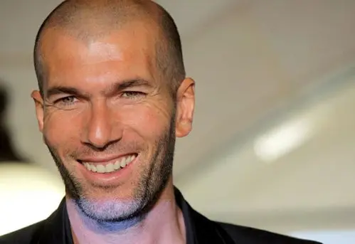 Zidane defiende al Madrid, a Mou y a Pepe