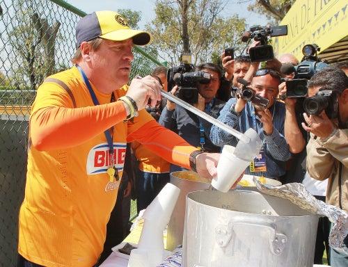 Piojo paga la tamaliza