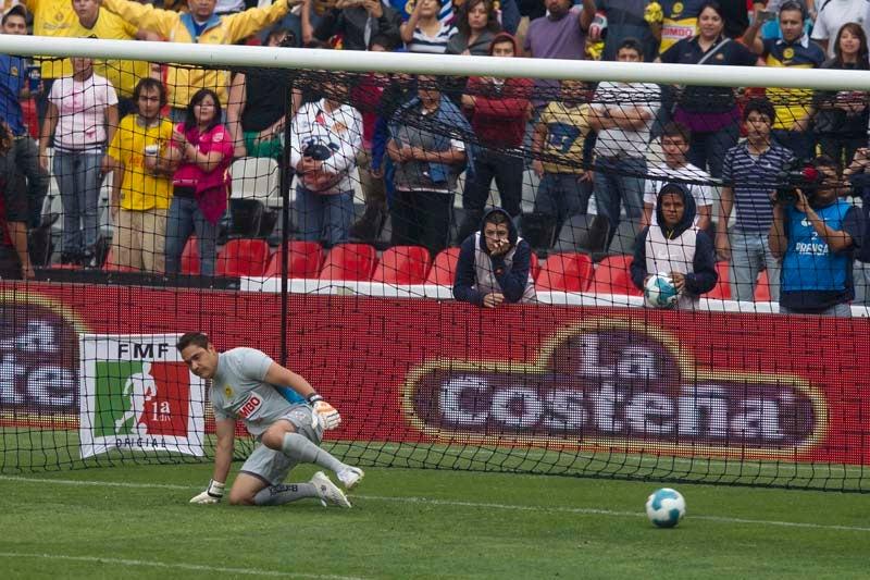 Juan Carlos Cacho logró sumar al cobro de un penal. FOTO: CÉSAR VICUÑA