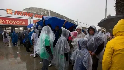 Aficionados mexicanos y hondureños protagonizan bronca en estadio