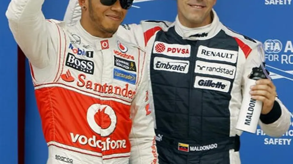 Hamilton es sancionado y Maldonado se queda con la Pole