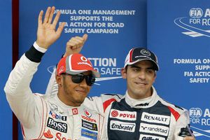Hamilton es sancionado y Maldonado se queda con la Pole