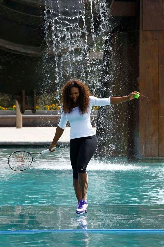 Serena disfrutó el momento sobre la cancha en agua. FOTO: AZAEL RODRÍGUEZ