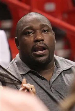 Warren Sapp se declara en bancarrota