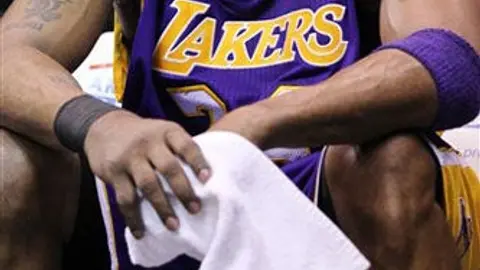 Kobe rebasa a Shaq en la derrota de Lakers 90-95 antes 76ers