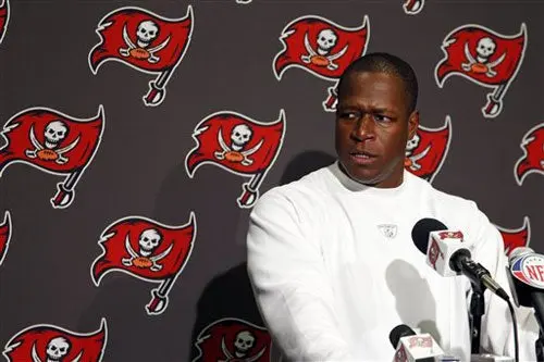 Morris y Spagnuolo destituidos en la NFL