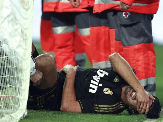 Khedira estaría fuera de actividad por un mes