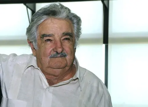 Presidente de Uruguay respalda a Luis Suárez