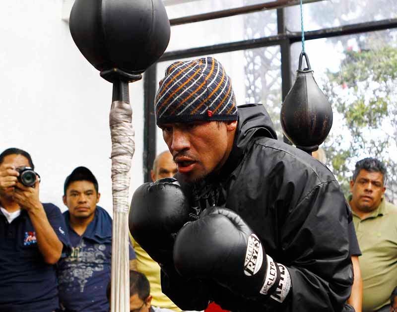 Márquez se prepara para su duelo con Serhiy Fedchenko. FOTO: ÓSCAR RAMÍREZ