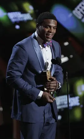 Cam Newton, Novato Ofensivo del Año en NFL